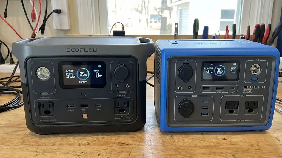 Interfaz de usuario: Pantallas y ergonomía Comparativa de panel frontal y pantalla EcoFlow River 2 vs Bluetti EB3A